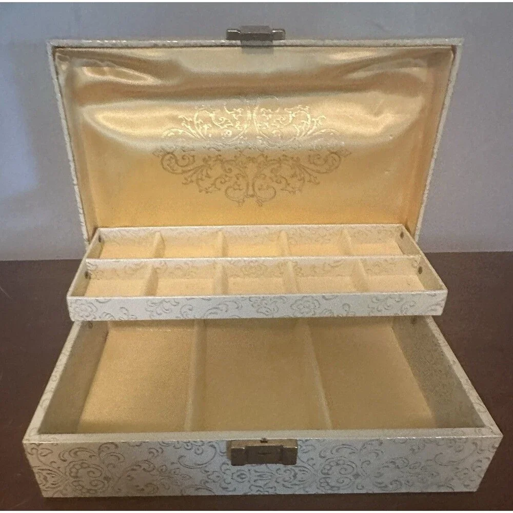 Vintage Lady Buxton Jewelry Box Cream Velvet  Cream Exterior Gold Floral